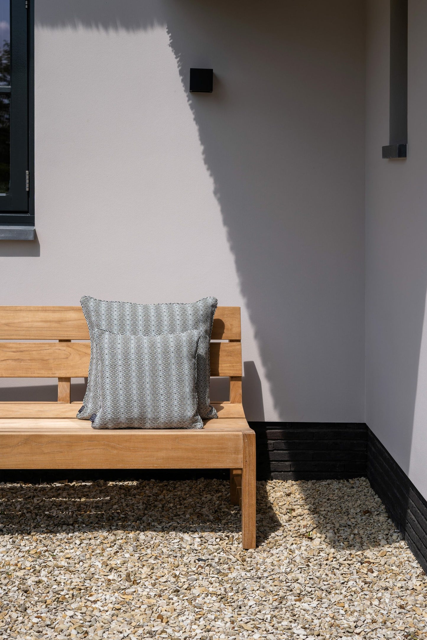 LAZE sierkussen 'Diamond' donker grijs en blauw - diverse maten