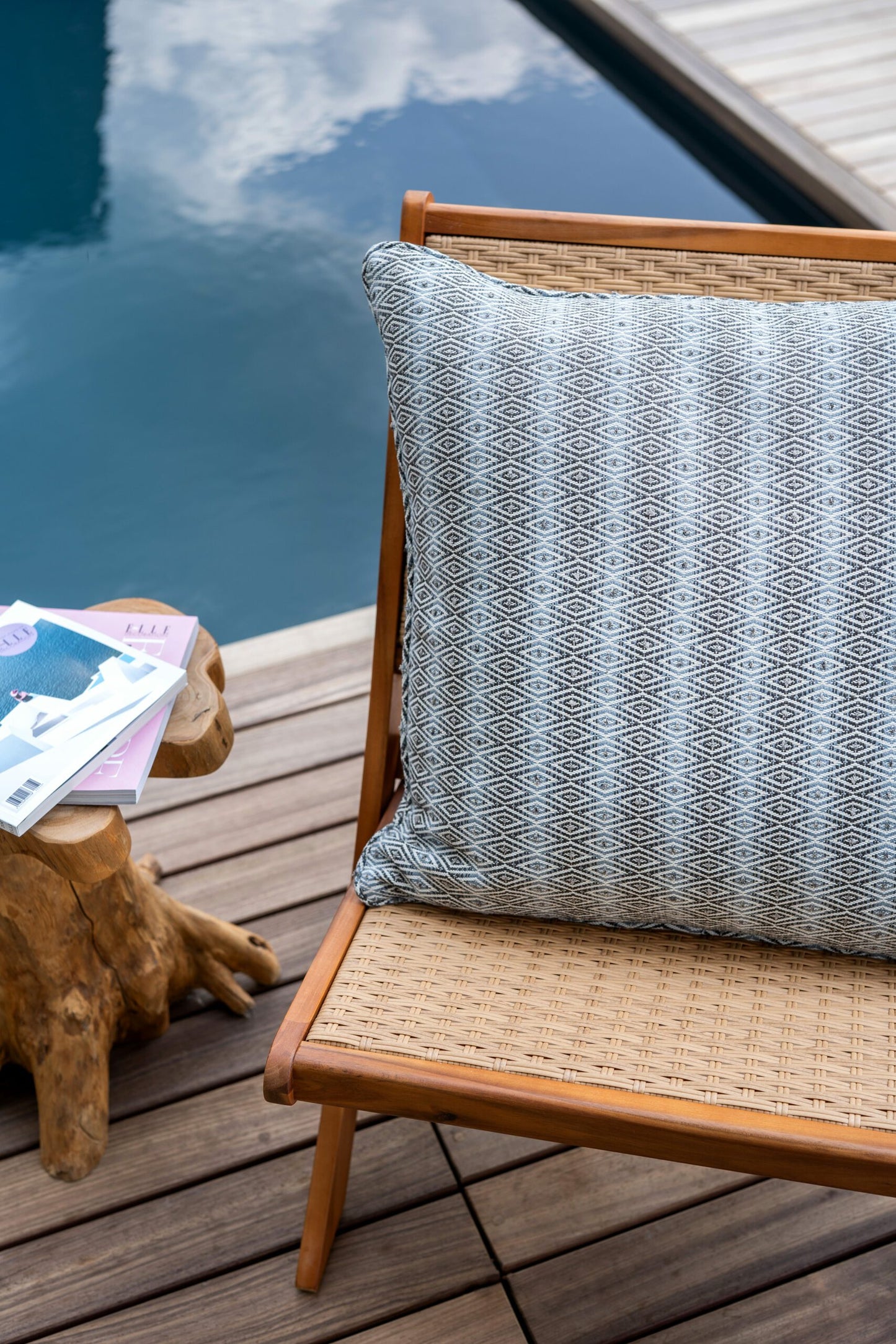 LAZE sierkussen 'Diamond' donker grijs en blauw - diverse maten