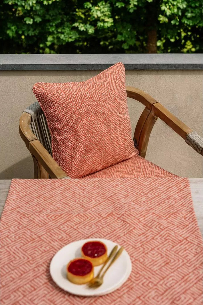 LAZE sierkussen 'Maze' koraal - diverse maten