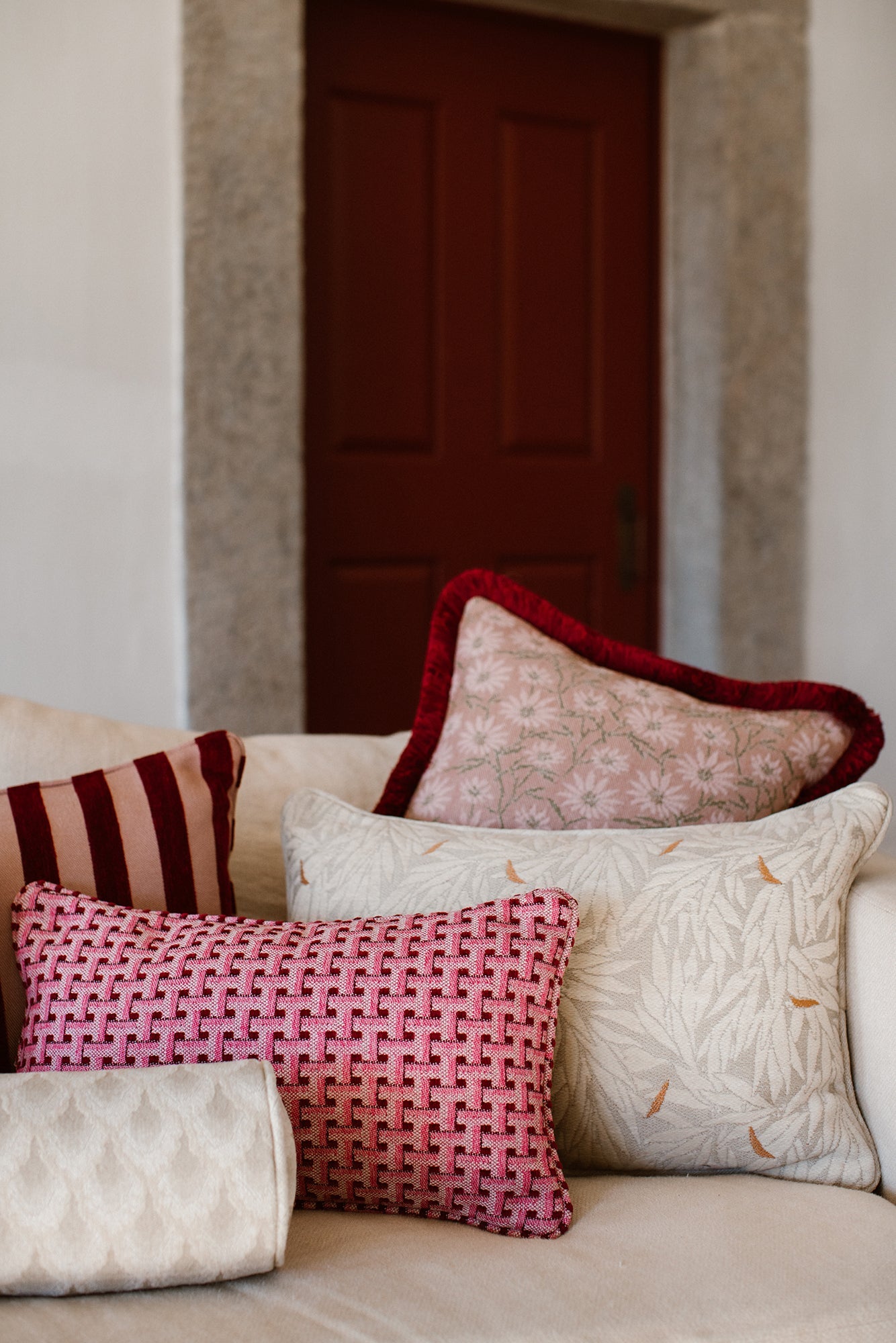 Double sided cushion Laura Moss & Caramel x Janis Bordeaux & Pink