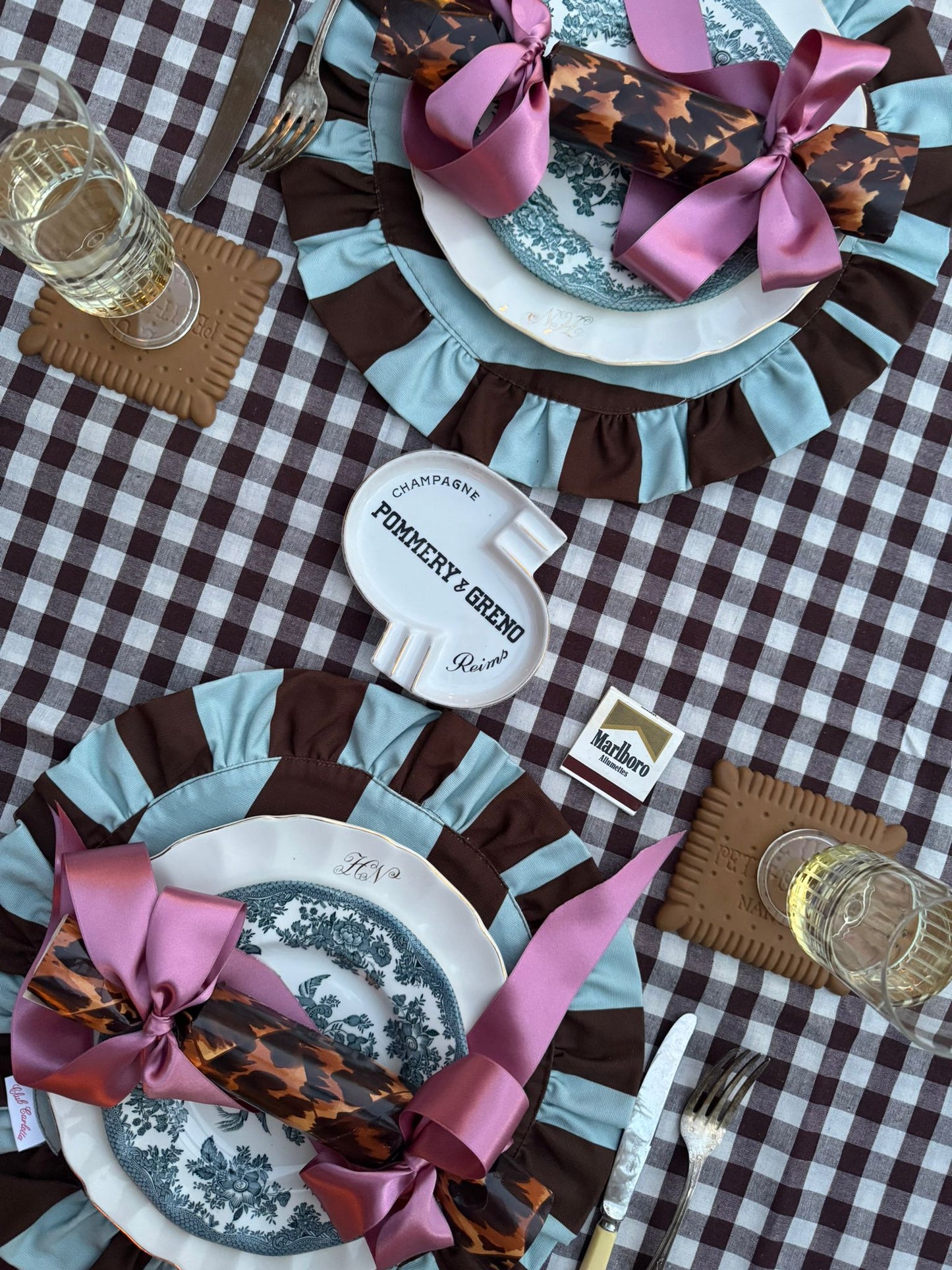 Darcy placemat brown/blue stripes