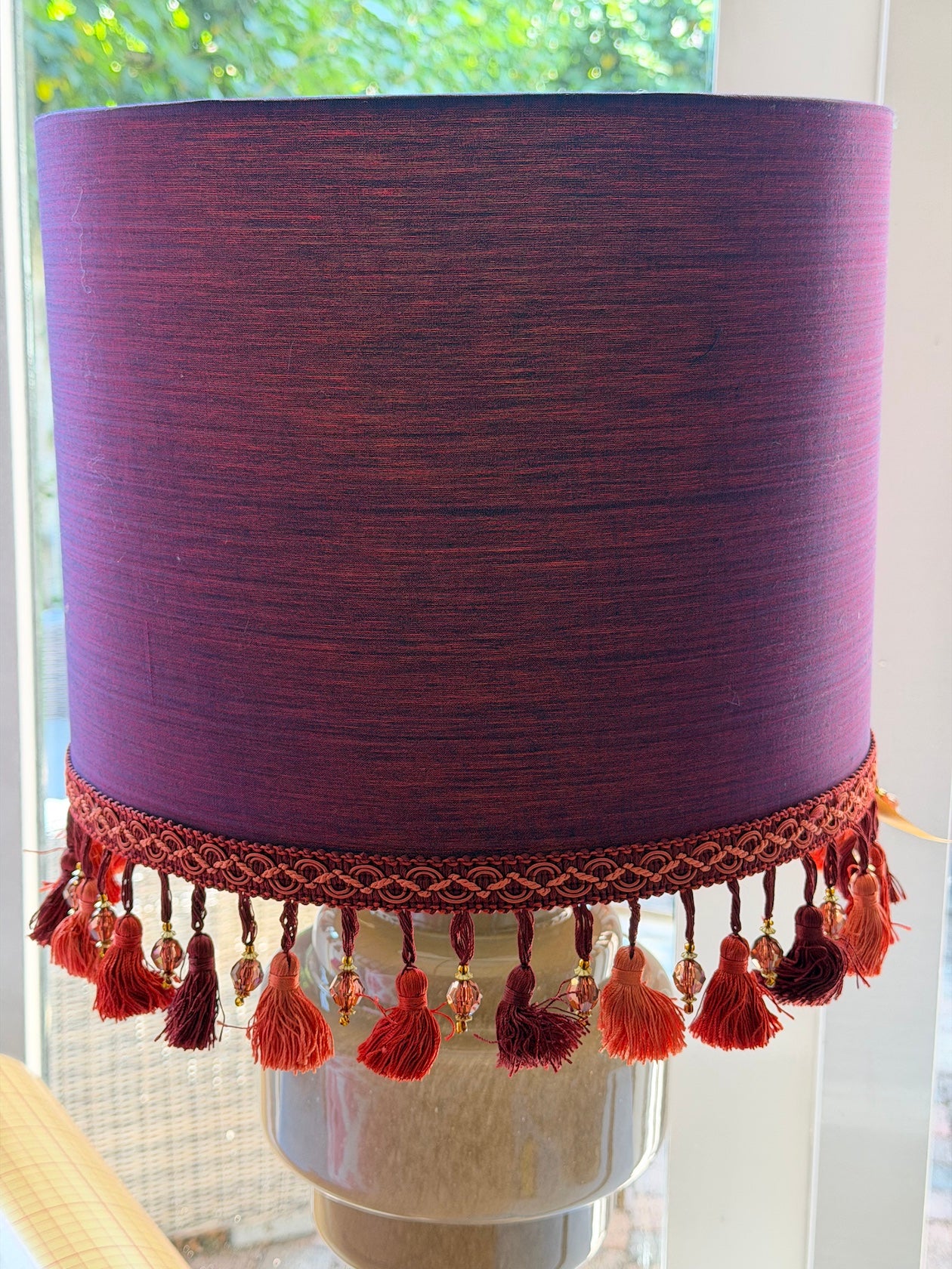 lampenkap zijden bordeaux rood/  luxe passementen/ 35 dia/ H 28 cm